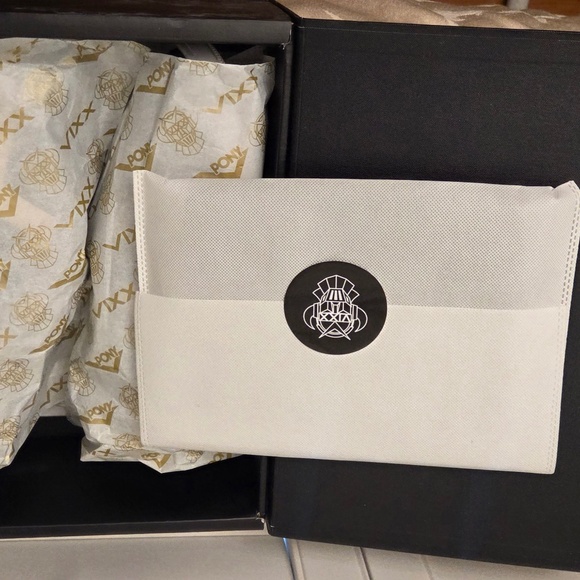 VIXX PONY "Liberty" Limited Edition SUPER HERO Black Sneakers 'RARE' KPOP - Picture 5 of 15